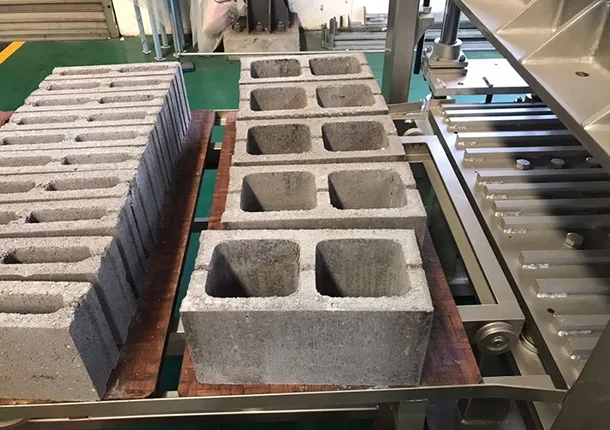 ဇင်ဘာဘွေ -ZCJK တွင်ရောင်းရန်အုတ်လုပ်စက်များ